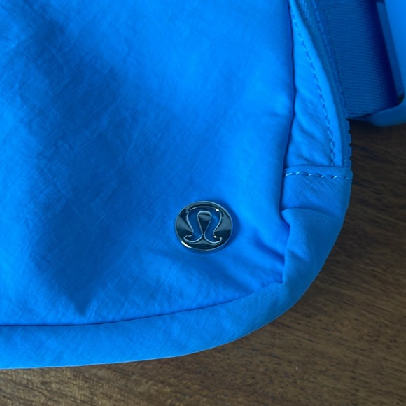 Lululemon Cross Body bag - Picture 2 of 4